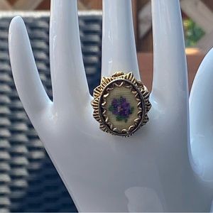 Vintage Petite needlepoint gold tone purple flower adjustable ring. Size 6. Used